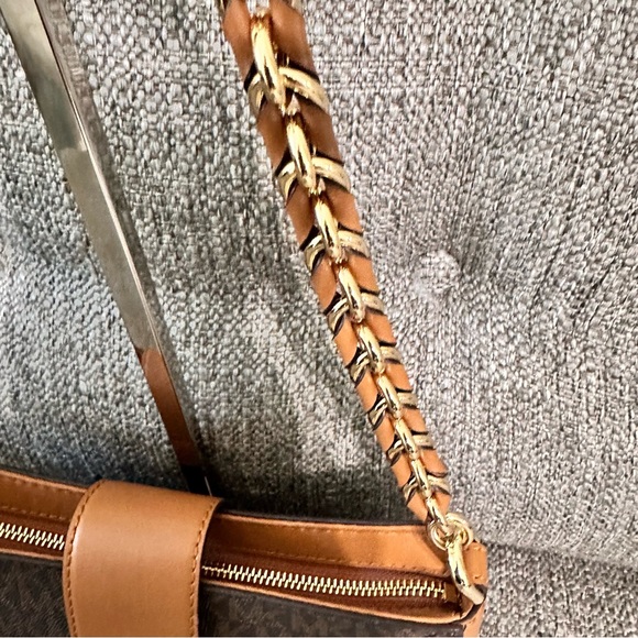 NWT  Michael Kors  Small  Pouchette Crossbody Handbag Purse Shoulder  BAG - Picture 11 of 15